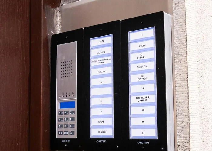 Great For Couples Or Small Families דירה *