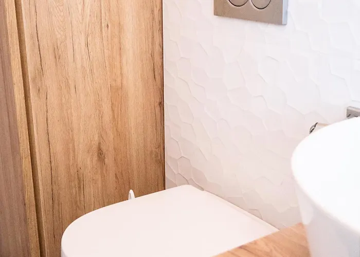 Great For Couples Or Small Families *