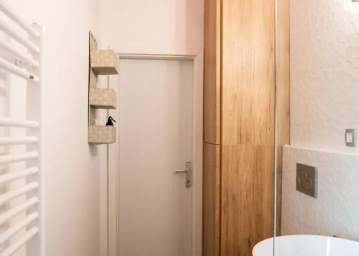 Apartment Great For Couples Or Small Families *