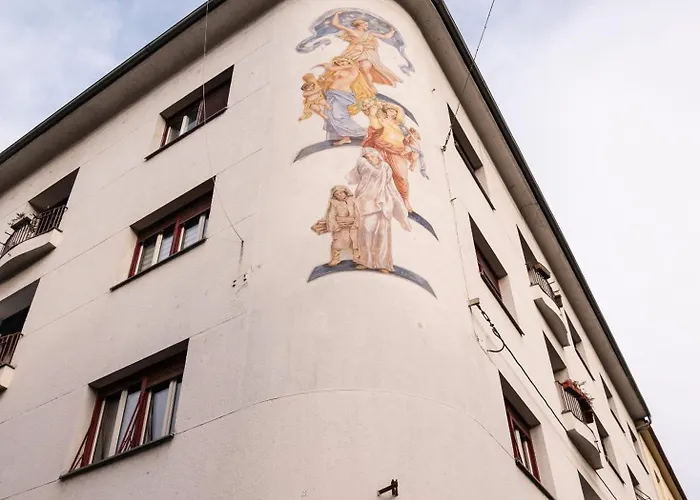 Apartment Great For Couples Or Small Families *