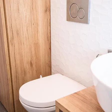 Great For Couples Or Small Families *