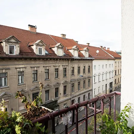 Great For Couples Or Small Families דירה *